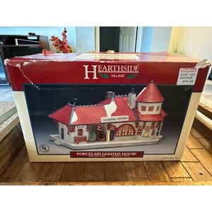 Hearthside Village Hamilton Station Porcelain Lighted House 1994 Christmas lemax